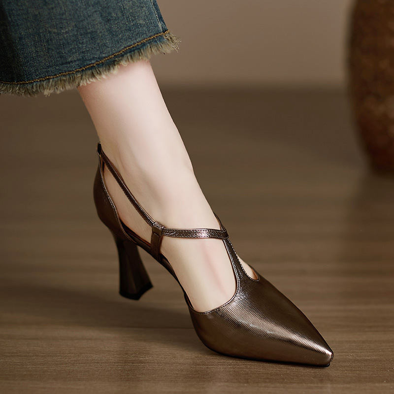 Sandal nữ mũi nhọn quai mảnh gót thô phong cách cổ điển — Màu bạc, Màu súng