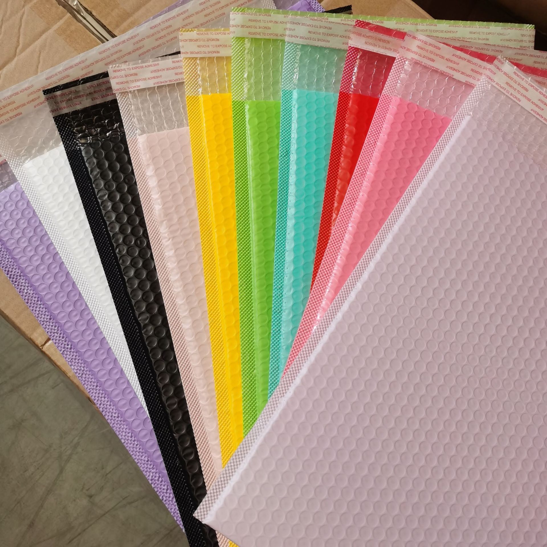 Colorful Co-Extruded Film Bubble Bags, Self-Adhesive Bags, Thickened Packaging Bags for Clothing, Express Bubble Cushion Envelopes, Foam Bags