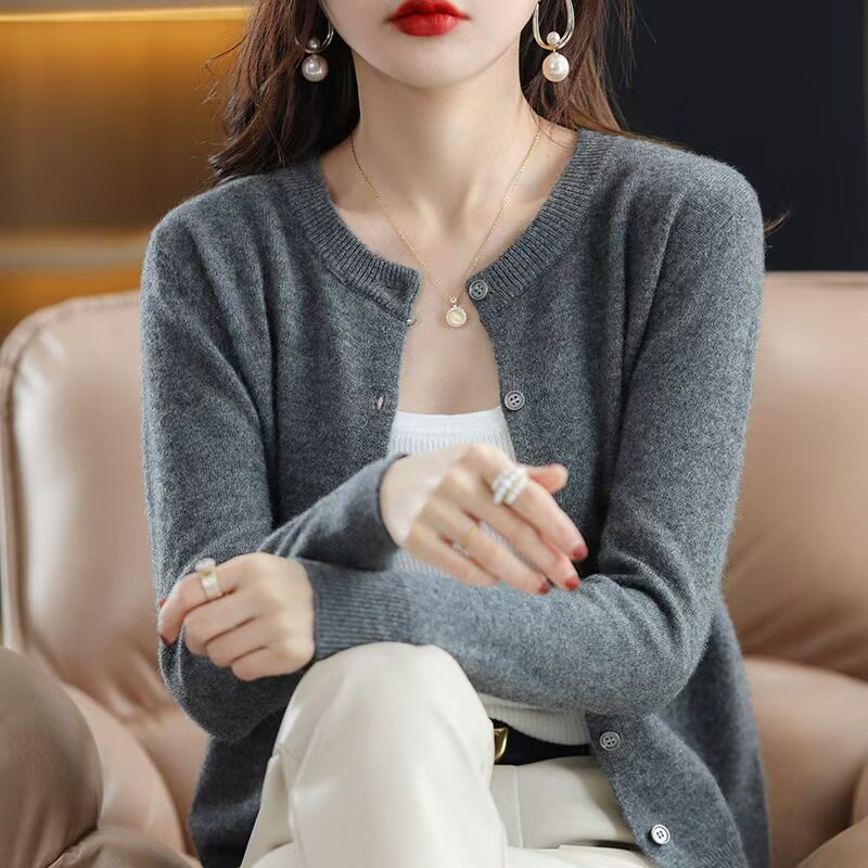 2025春秋新款圆领针织开衫女宽松显瘦毛衣时尚百搭短款上衣女外套