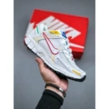 Fomoro white and red