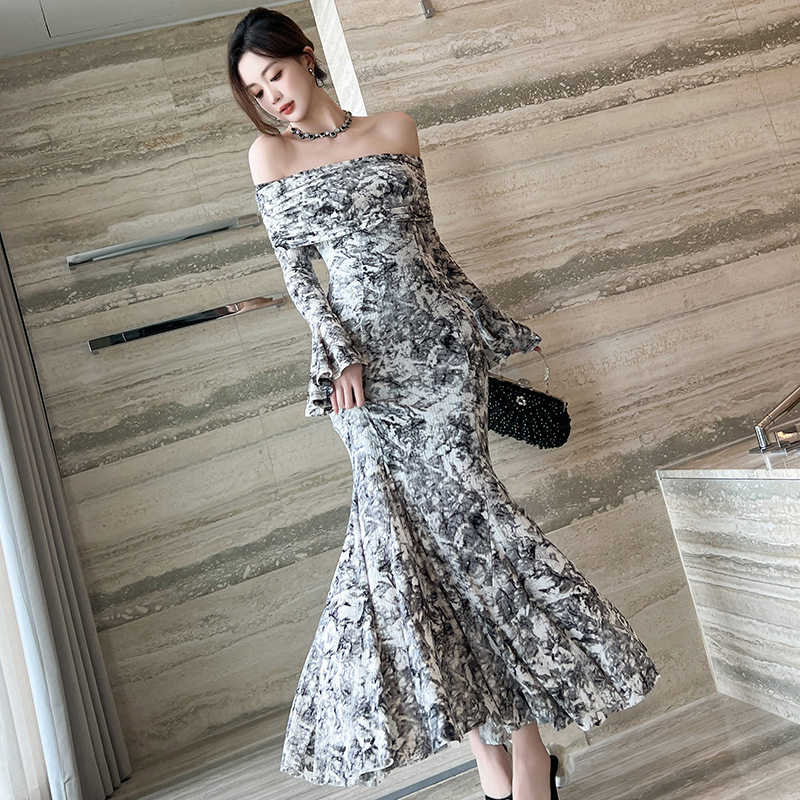 Váy Dài Nữ Hở Vai Cổ Trễ Dáng Ôm In Họa Tiết