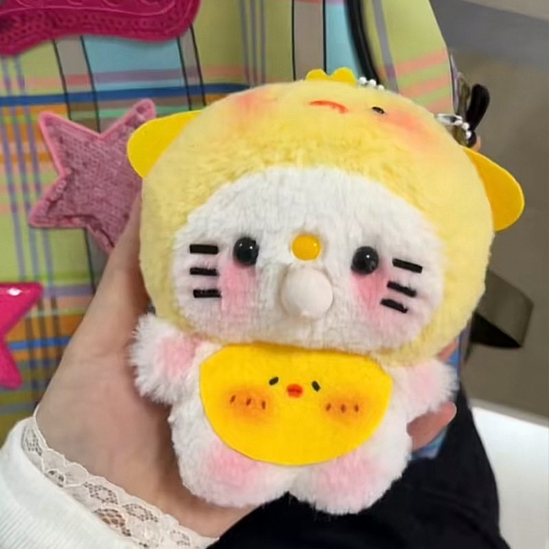 黄色いひよこ猫の人形