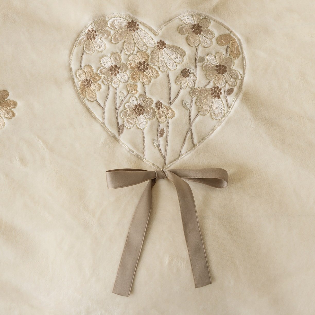 Korean Lace Milk Velvet Four-Piece Winter Thickeneded Warm Butterfly Quilt Cover Coral Velvet Girly Heart Lace Bedding