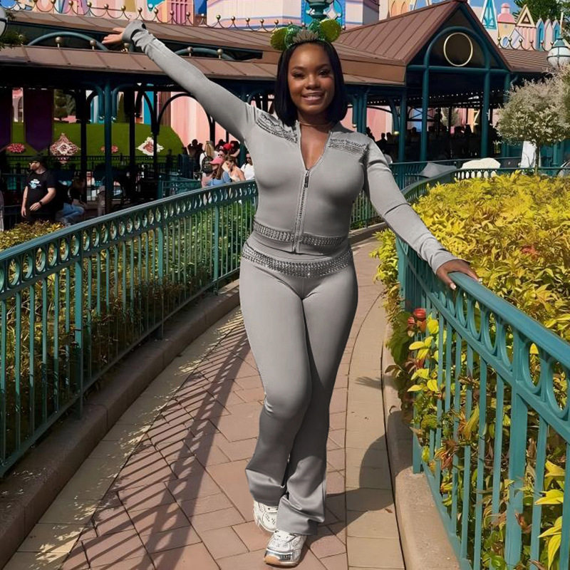 Fashion Womens Tracksuit Set Long Sleeve Zip Collar Top Rhinestone Detail Flared Pants Autumn Style Wholesale