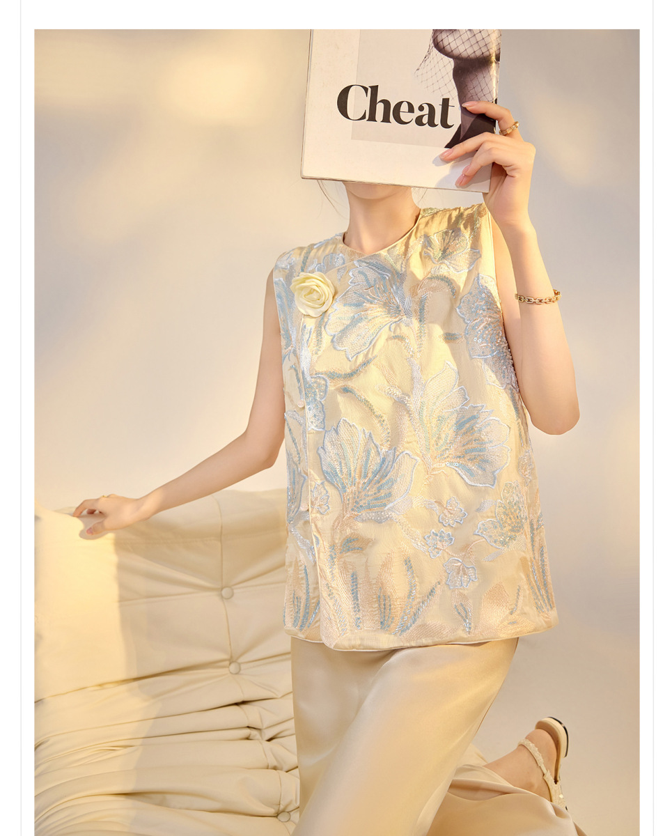 Áo vest nữ không tay thêu hoa nổi chất liệu satin phối họa tiết cành hoa — Hồng xanh (phát hành cùng ngày), Màu xanh hồng (giao hàng trong 7 ngày), Màu xanh mơ (giao hàng trong 7 ngày), Màu xanh mơ (phát hành cùng ngày)