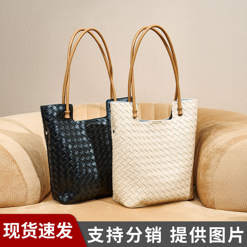 (Mới) Mã A0298 Giá 1090K: Túi Xách Nữ Gutdl Túi Ví Nữ Chất Liệu Da Bò G03 Sản Phẩm Mới, (Miễn Phí Vận Chuyển Toàn Quốc).