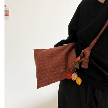 Autumn and Winter New Retro Dark Orange Jacquard Striped Wool Single Shoulder Crossbody Bag Women's Mobile Phone Bag Walking Bag