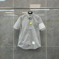 White four-bar short-sleeved gray shirt