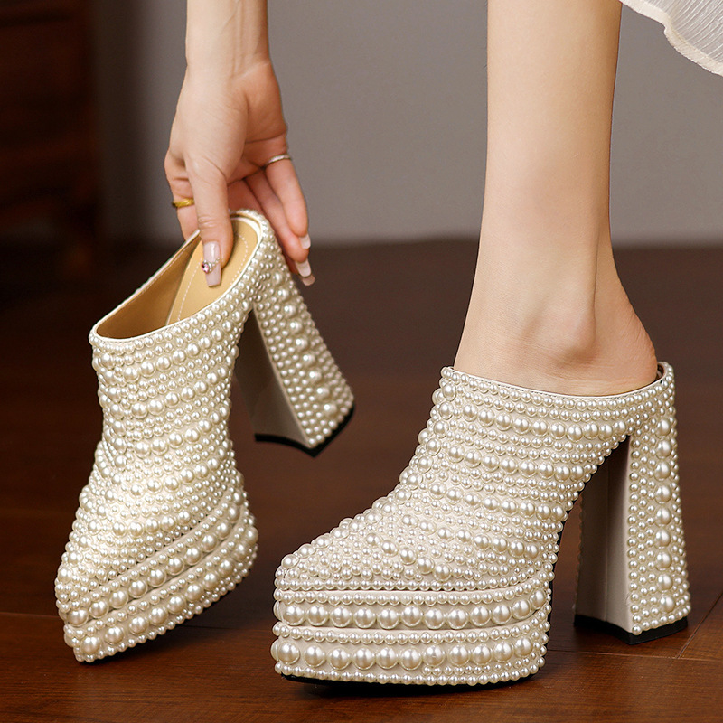 Mule nữ đế dày 13,5cm mũi nhọn đính ngọc trai và đá lấp lánh, giày sandal cao gót sục chân — Màu trắng