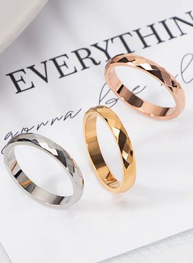 菱格纹波浪戒指钛钢轻奢女