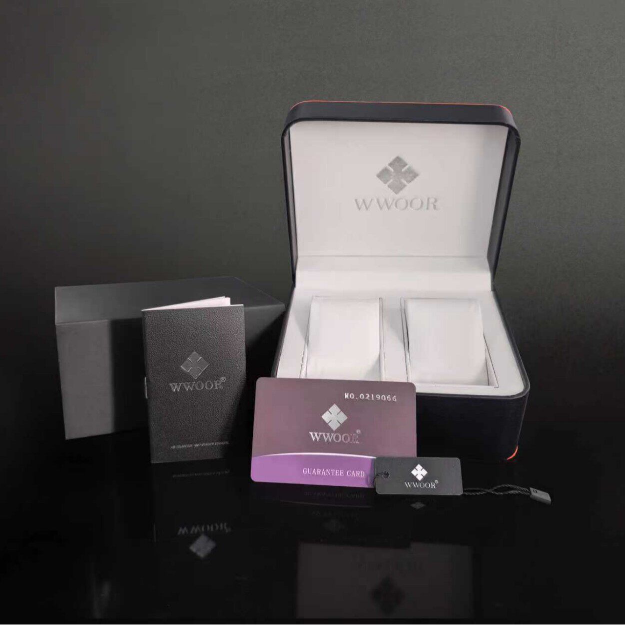 The box not only sells wdoor/holding love watch packaging box needs to be photographed with the watch-not only sells
