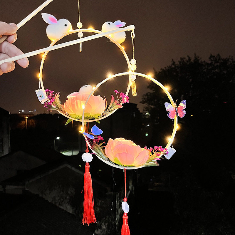 Finished luminous portable rabbit lantern jade rabbit lantern cartoon crystal ball palace lantern yuanxiao mid-autumn festival lantern wholesale