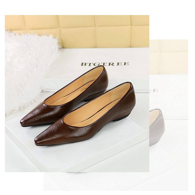 Giày Búp Bê Nữ Mũi Nhọn Da Bóng Chiều Cao Đế Khoảng 3cm Màu Đen, Nâu, Đỏ, Trắng chi tiết 3