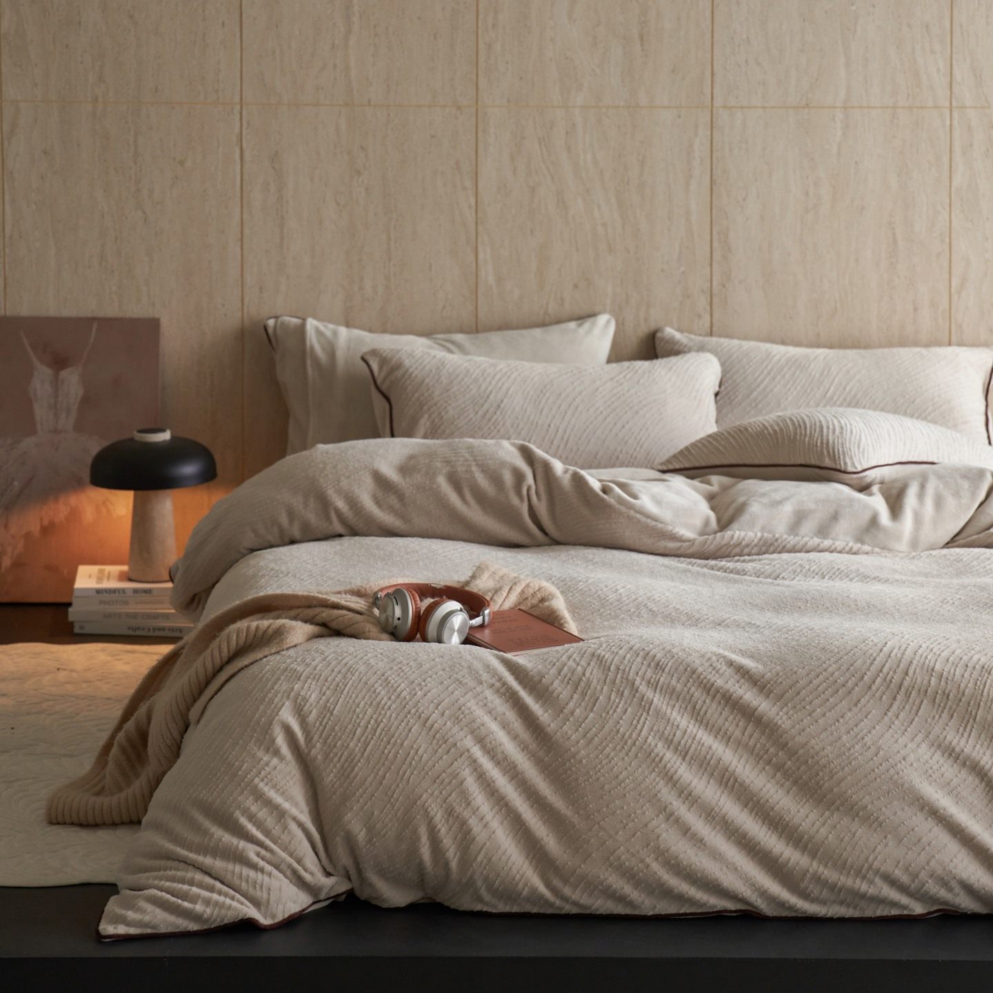 Class a Pure Color Autumn and Winter Thickeneded Carved Milk Velvet Bedding Four-Piece Set with Corded Warm Quilt Cover Double-Sided Velvet