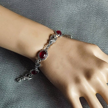 Cross-border trade Amazon vampire bat blood red bracelet Victoria bat bracelet bracelet manufacturers