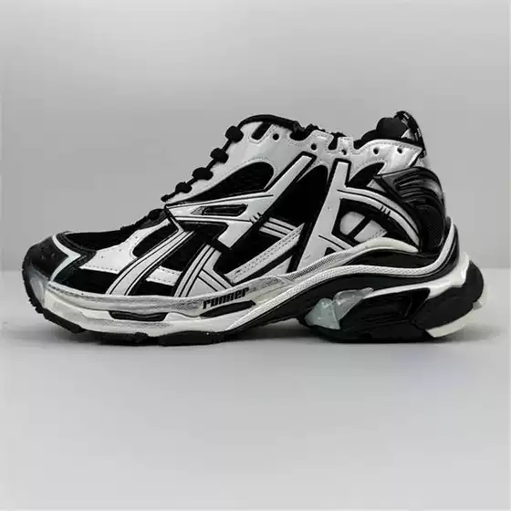 Wholesale from Putian, China: 7.0 Dad Shoes for Men and Women, Seventh Generation New Retro Distressed Sneakers