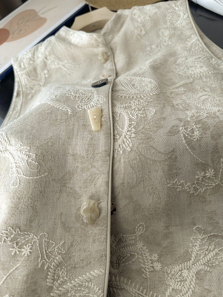 New Chinese-Style Heavy Embroidery National Style Vest Layered Tank Top Linen Sleeveless Jacket Top for Women 2026