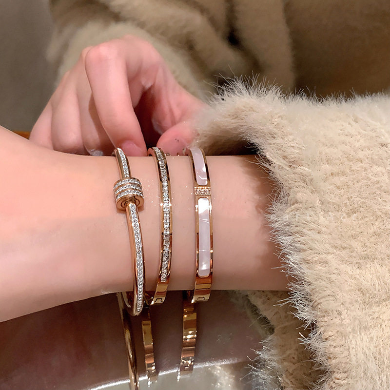 Real Gold Electroplated Zircon Titanium Steel Bracelet Women's Fashion Simple High Sense Bracelet Niche Temperament Joker Bracelet Wholesale