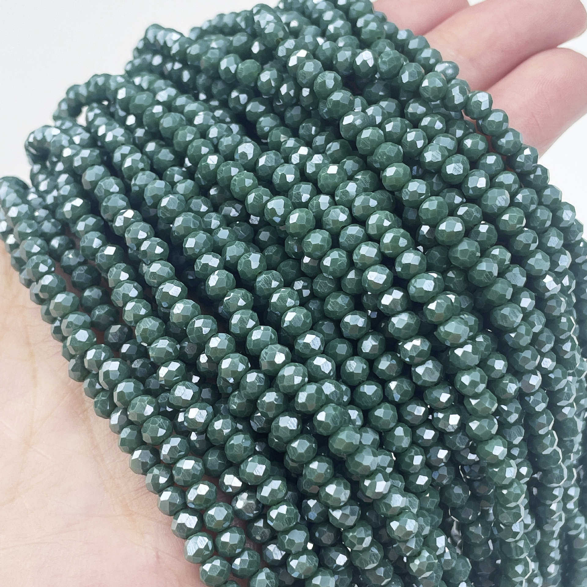 ダークグリーン