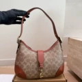 Hamptonshobobrown