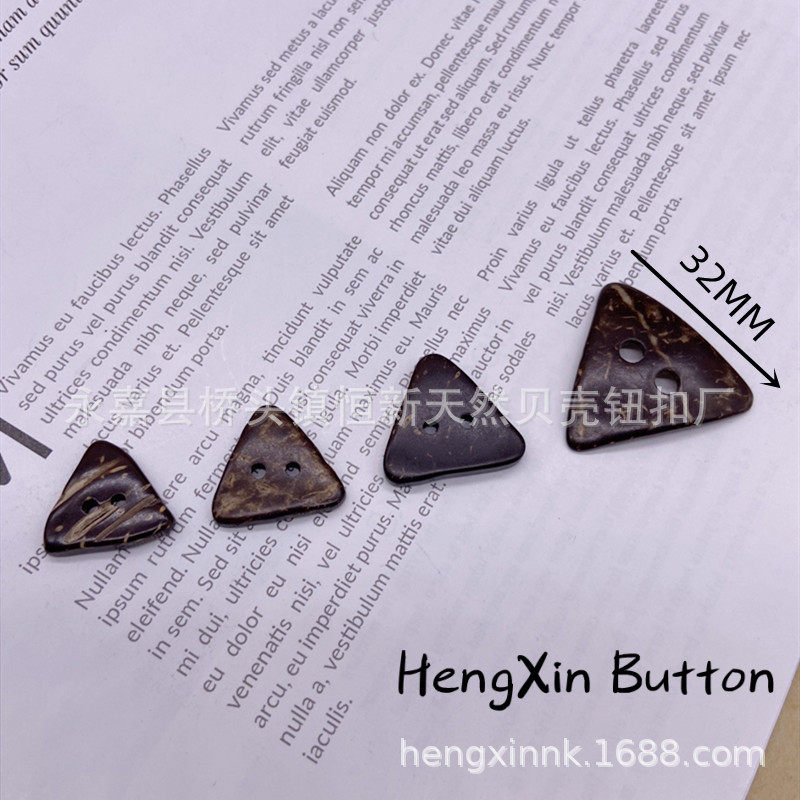 in stock Supply Natural Retro Two-hole Coconut Shell Triangle Shaped Button Wooden Luggage Home Textile Decorative Coconut Buckle