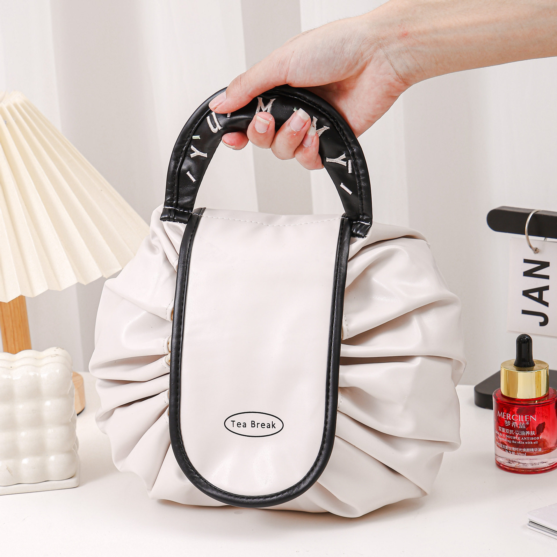 Lazy Cosmetic Bag for Women, Portable, Large-Capacity, High-Looking Travel Drawstring Drawstring Skin Care and Toiletries Cosmetics Bag