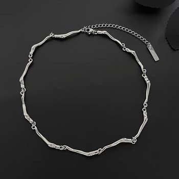 2026 New High-End Twisted Wave Pattern Necklace for Men and Women, Niche Design Clavicle Chain, Personalized Titanium Steel Accessory