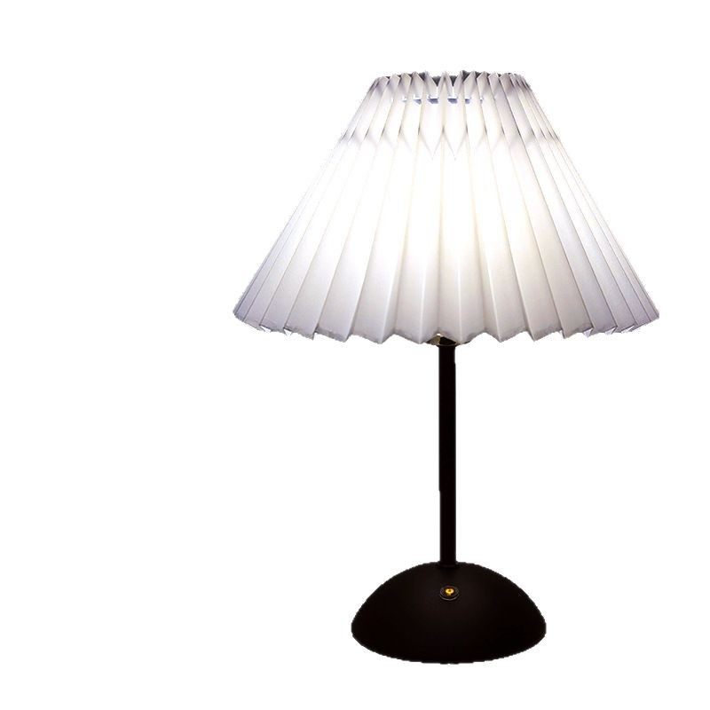 Nordic Middle Ancient Table Lamp American Metal Dormitory Bedroom Sleep Bedside Lamp Pleated Cloth Cover Night Light Atmosphere