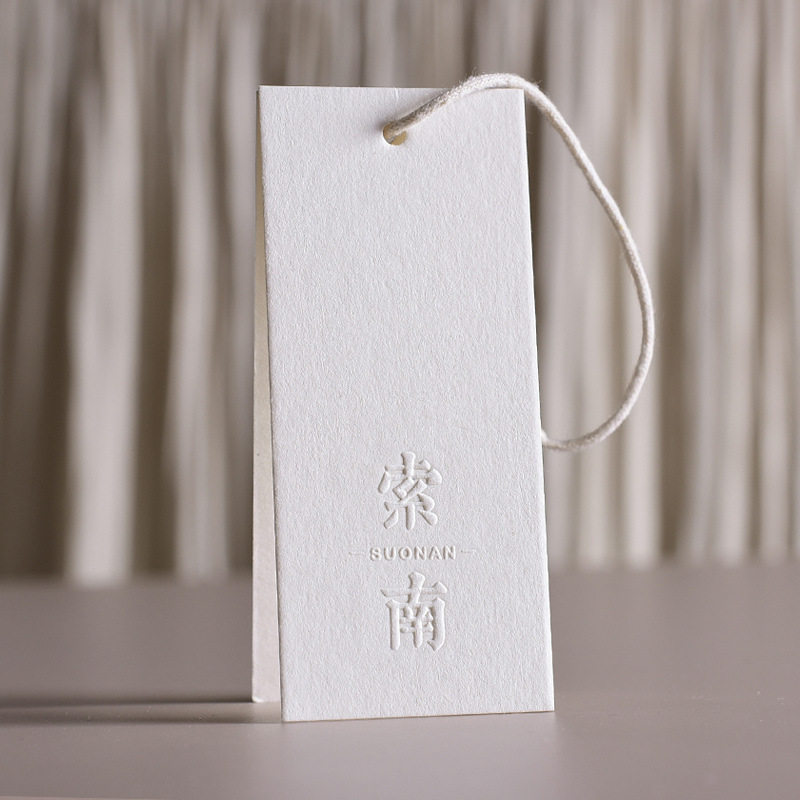 Clothing Tags White Tissue Paper Card Concave and Convex Characters Medium Thick Paper Design Custom Clothing Store Men's and Women's Clothing Labels Custom-Made