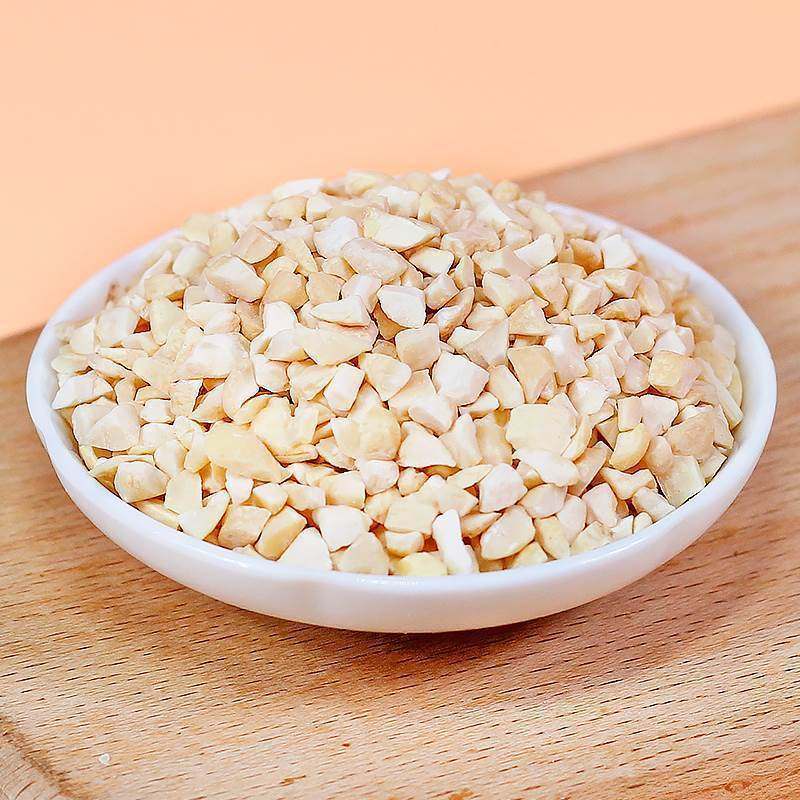 Original Flavor Cashew Nuts, Crushed Nuts, Diced Nuts, Roasted Nuts, Dried Nuts, Bulk Packaged, Sold by the Pound, Commercial Snacks for Pregnant Women