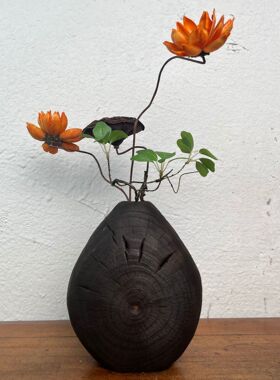 日式侘寂风碳化木花插花瓶