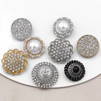Factory direct boutique xiaoxiang wind round diamond buckle pearl metal bottom button clothes pants clothing accessories