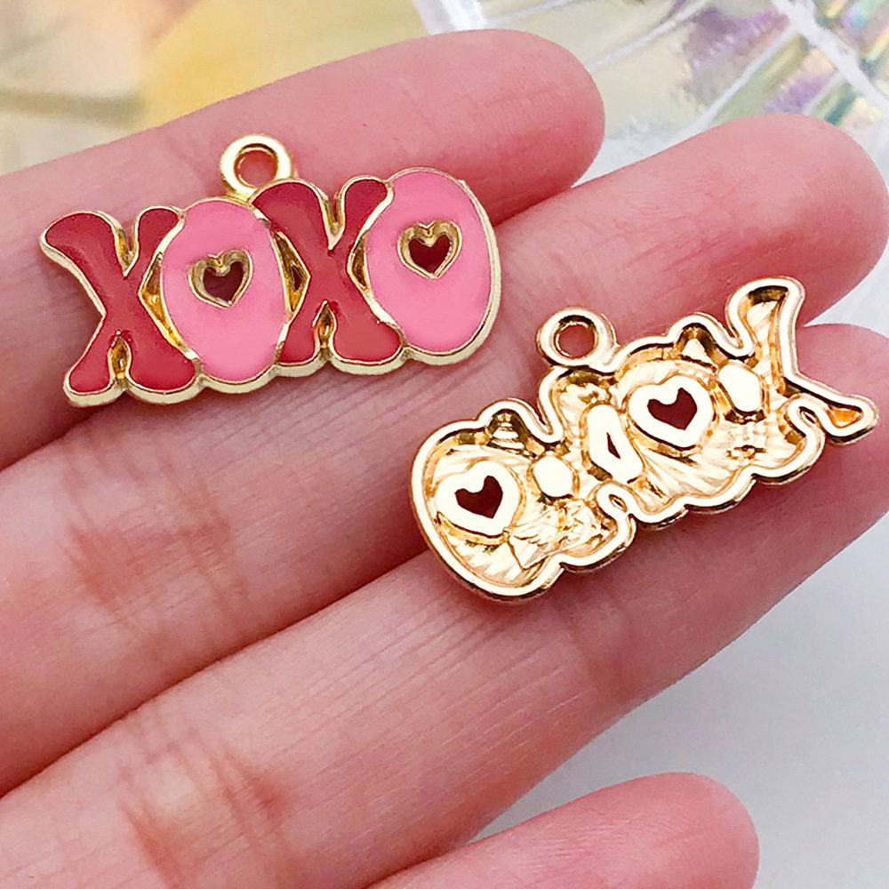 混50个红粉爱心桃心饰品配件 diy手链钥匙扣项链吊坠合金滴油挂件