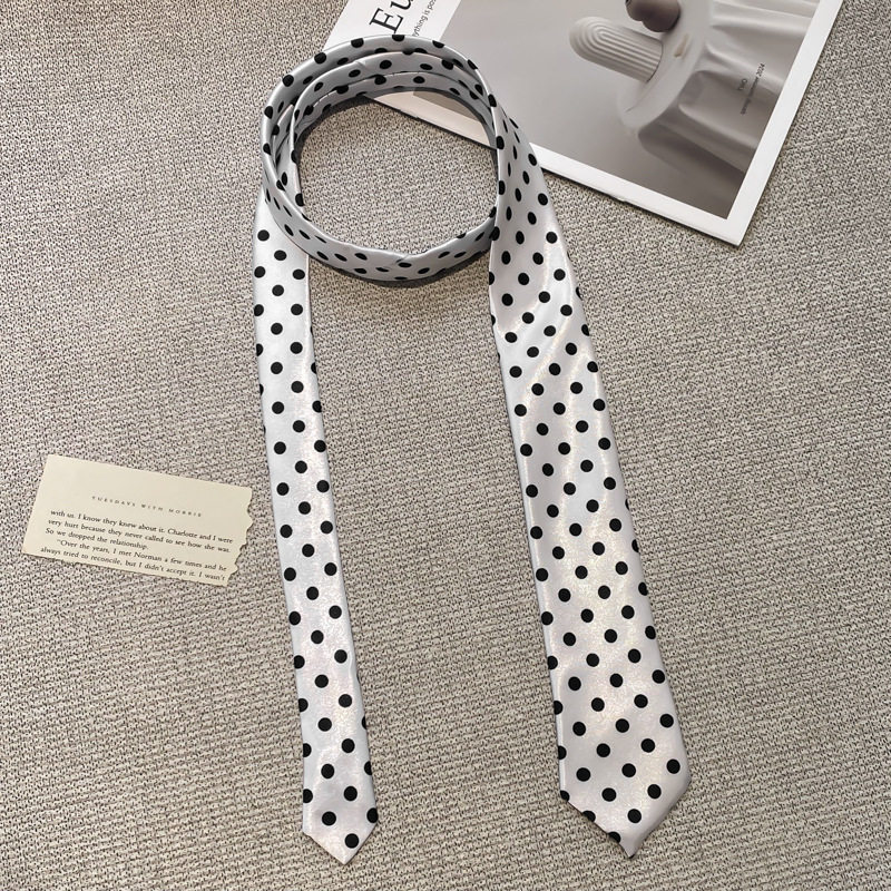 黒の水玉模様の白のネクタイ - 約148cm