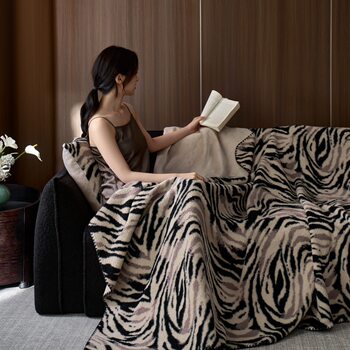 High-End Modern Urban Style Australian Cashmere Composite Blanket Milk Velvet Blanket Single Sofa Blanket Business Trip Travel Blanket