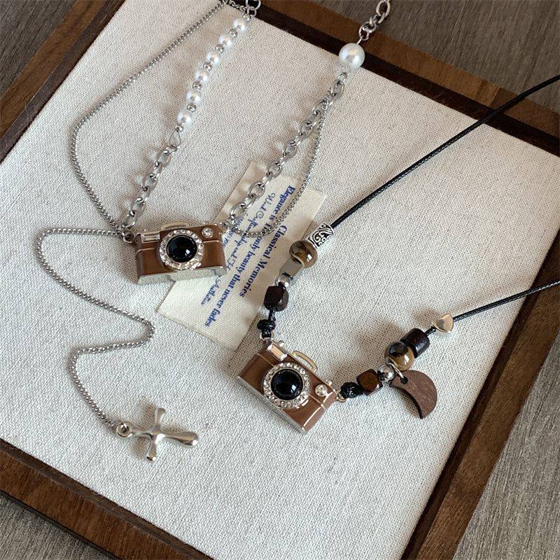 Vintage Brown Camera Pearl Necklace Women's Light Luxury Niche Design All-match Unique Distinctive Long Chain Woolen Chain Accessories