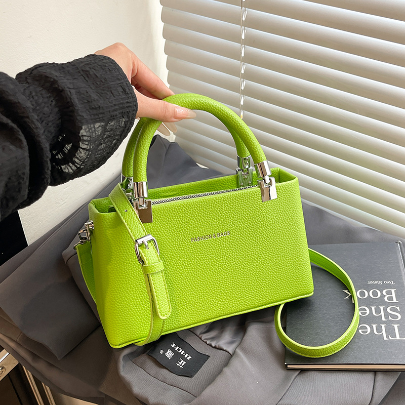 Light luxury temperament and versatile pebbled handbag for women 2025 new high-end fashion one-shoulder cross-body box bag