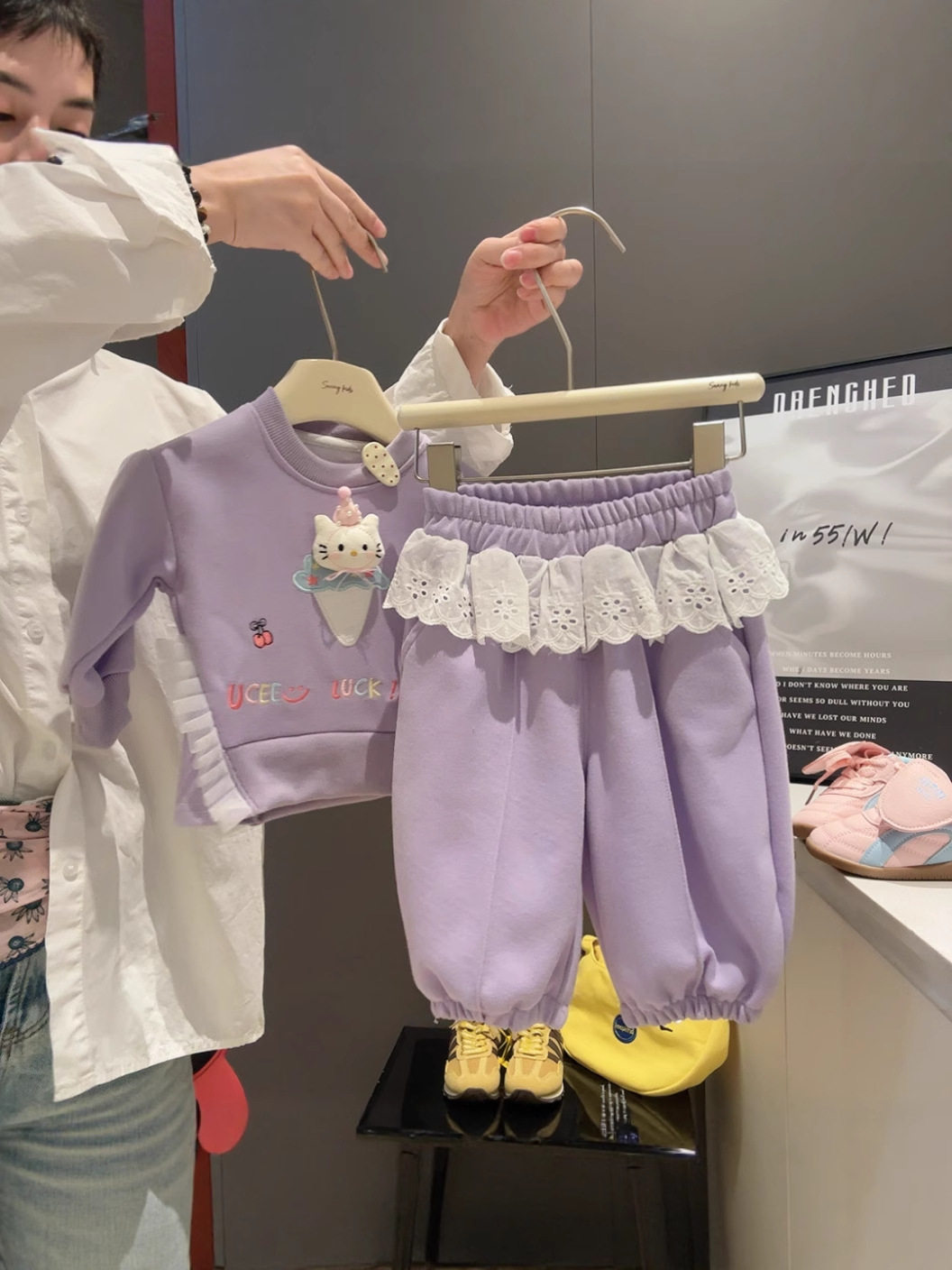 Girls' Two-Piece Casual Set, Baby Girl Korean Style Pullover with Lace & Cat Doll, Separated Fake Skirt Hem Outfit