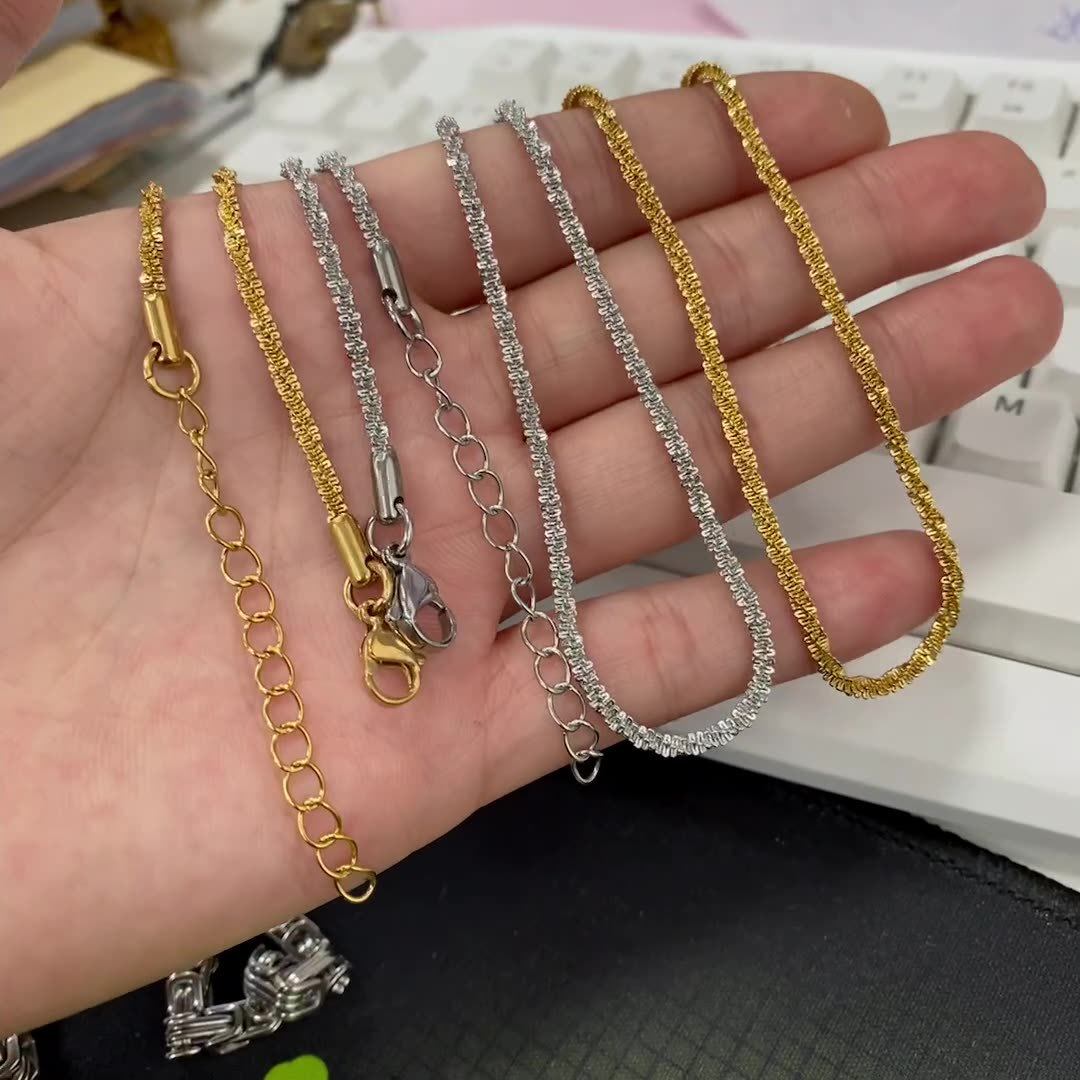 Gypsophila Accessible Luxury Exquisite Necklace Simple and Popular Titanium Steel Clavicle Chain Men's Vegetable Flower Chain Ethnic Style Necklace Women Ins