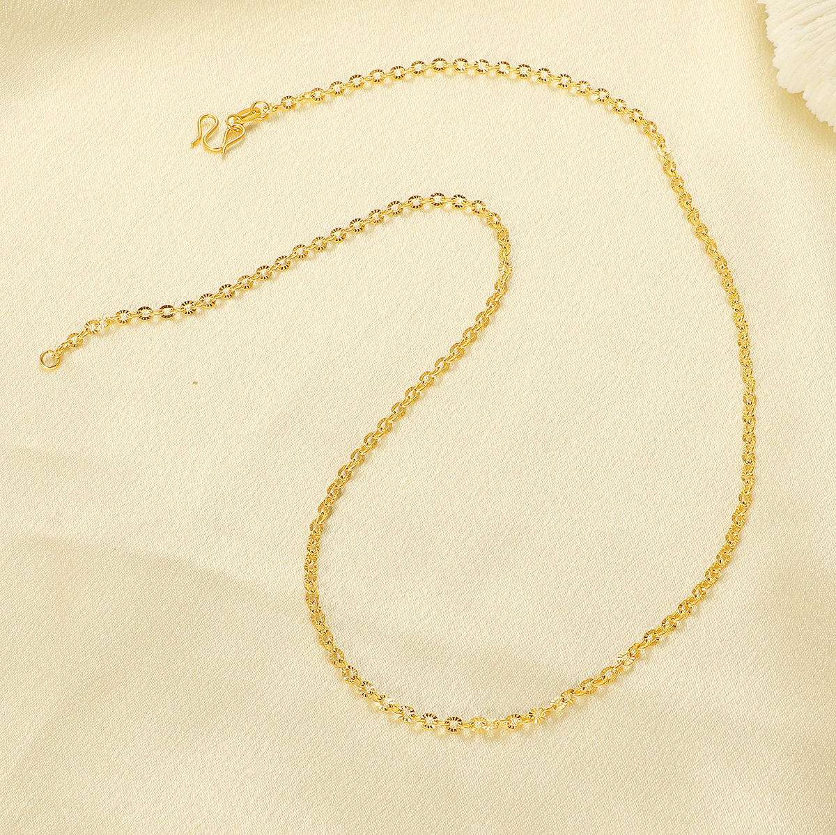 钛钢不掉色M扣蛇骨链2024新款项链女简约颈链百搭通勤素链锁骨链