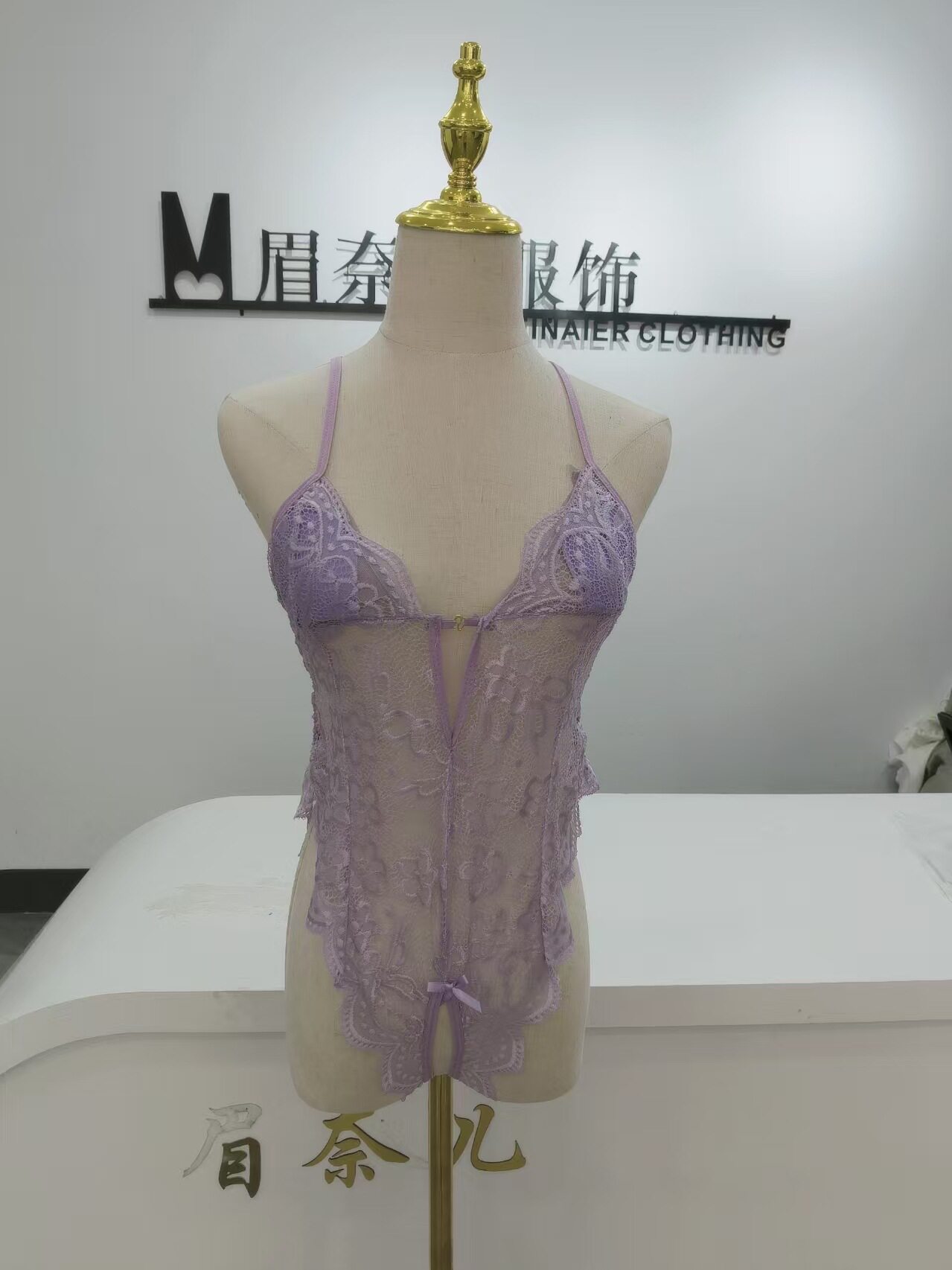 情趣内衣性感开档蕾丝诱惑小胸显大火辣激情性感蕾丝连体衣女制服