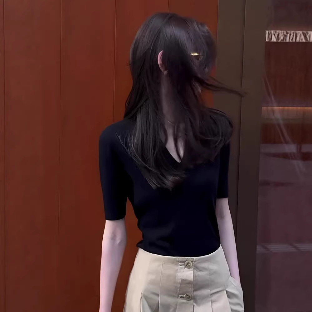 早春超好看气质V领修身中袖针织衫女设计感独特内搭打底毛衣上衣