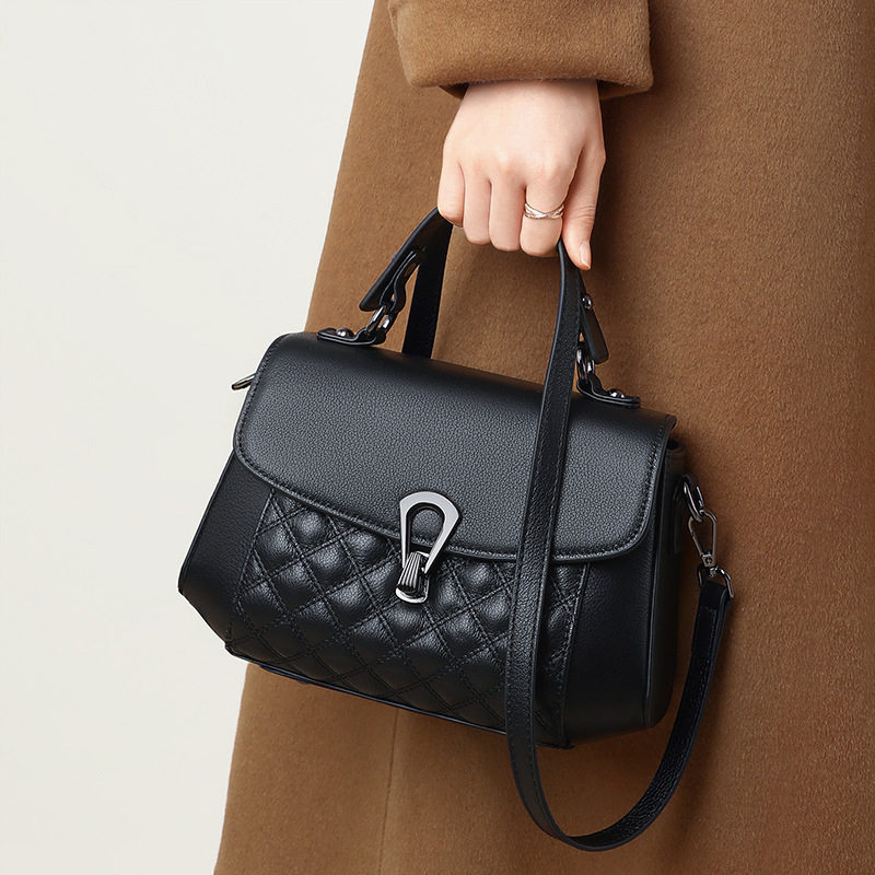 Màu đen (phiên bản công khai)