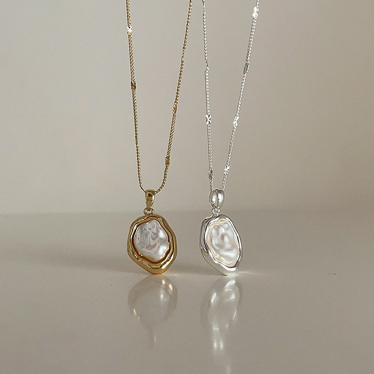 Cold Style Asymmetrical Metal Pearl Necklace for Women Korean Niche Retro Stylish Versatile Elegant Neck Chain Clavicle Chain