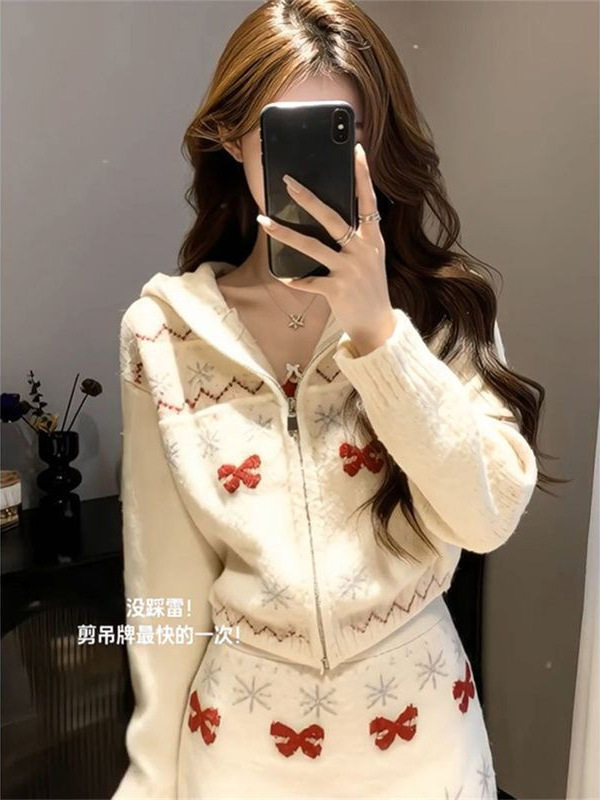Korean Sweet Bow Hooded Knitwear for Women in Autumn and Winter, Slim and Good-Looking Knitted Knitwear Top and Short Skirt Two-Piece Set