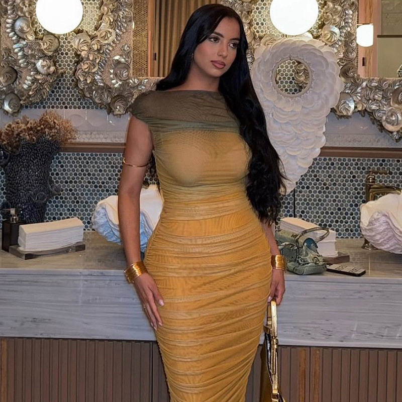 Color Block Gradient Ruched Bodycon Dress Elegant Long Silhouette Round Neck Slim Fit Perfect for Parties and Events