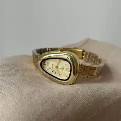 Ieke Minimalist Snake Head Luxury High-End Elegant Women's Exquisite Niche Quartz Watch for Live Streaming Traffic
