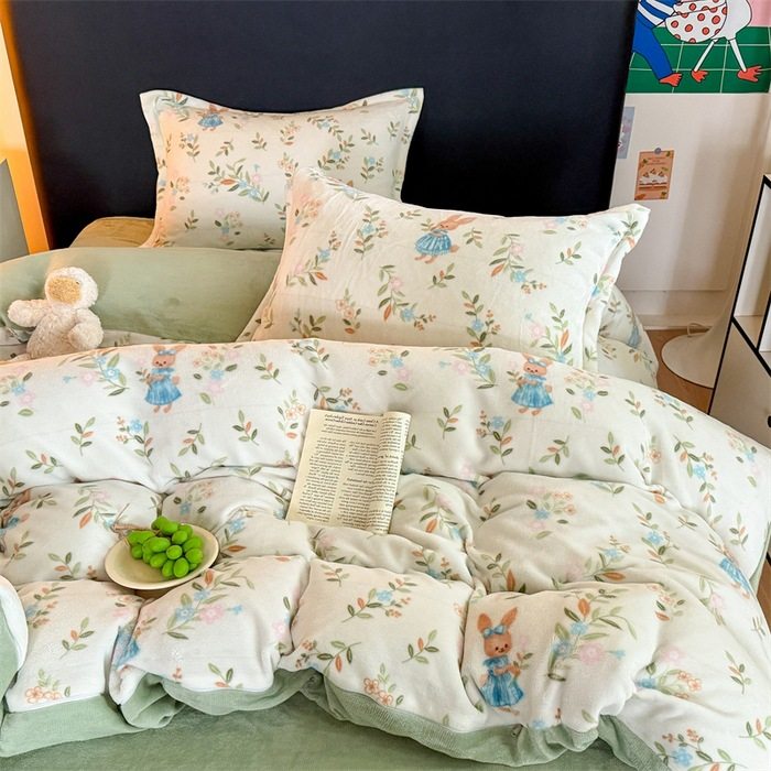 Winter Cartoon Milk Velvet Bed Four-Piece Set Thickeneded Coral Flannel Quilt Cover Double-Sided Velvet Bed Bed Sheets Three-Piece Set