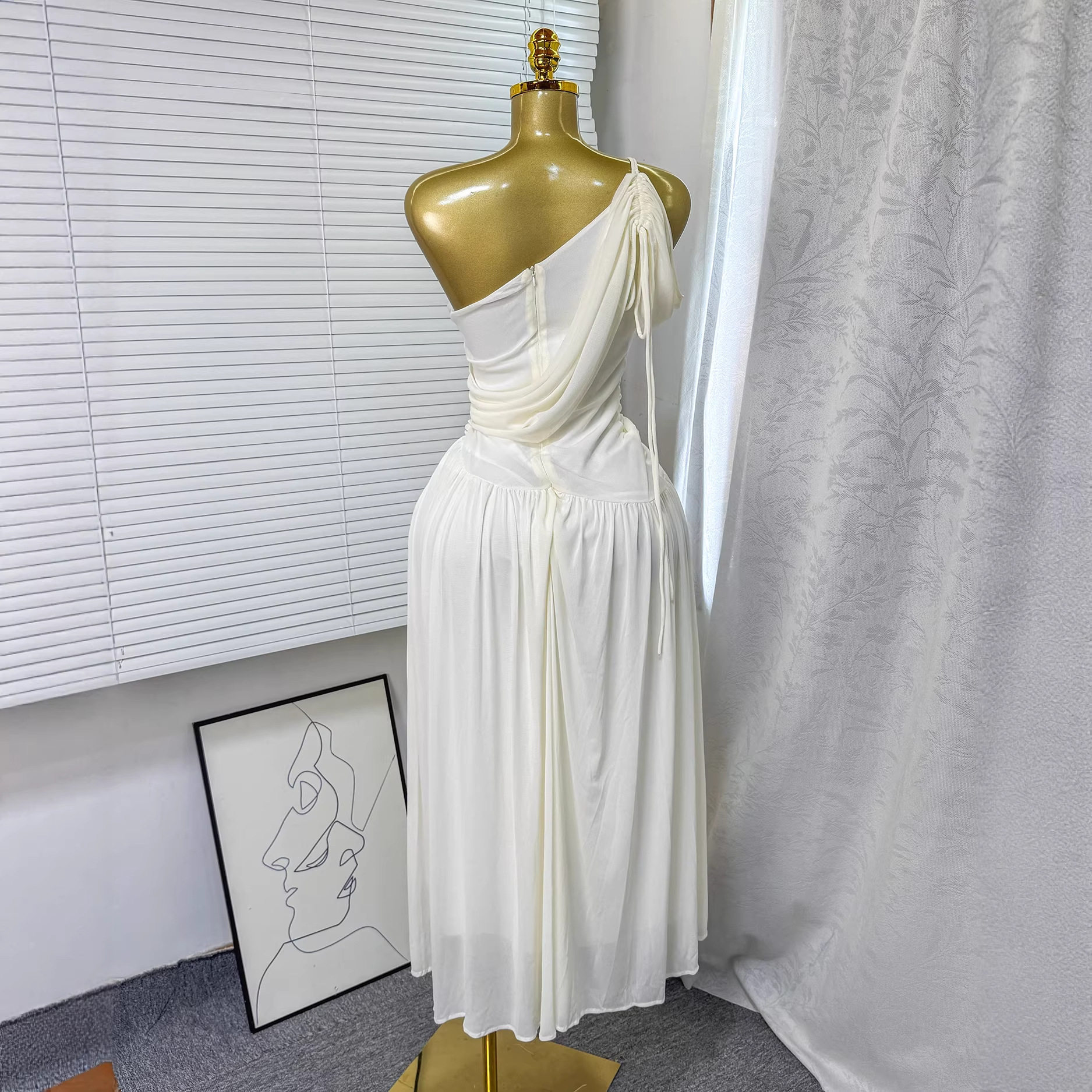 Summer Off Shoulder Twist Knot Maxi Dress Elegant Design Sexy Silhouette Comfortable Fabric Perfect for Parties and