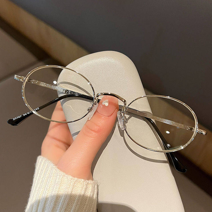 New Retro Medium Flavor Oval Frame Anti-blue Light Flat Mirror Small Frame Commuter Plain Artifact Myopia Glasses